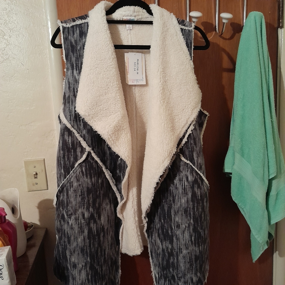 Lularoe Marlow Sherpa Vest sz Med NWT